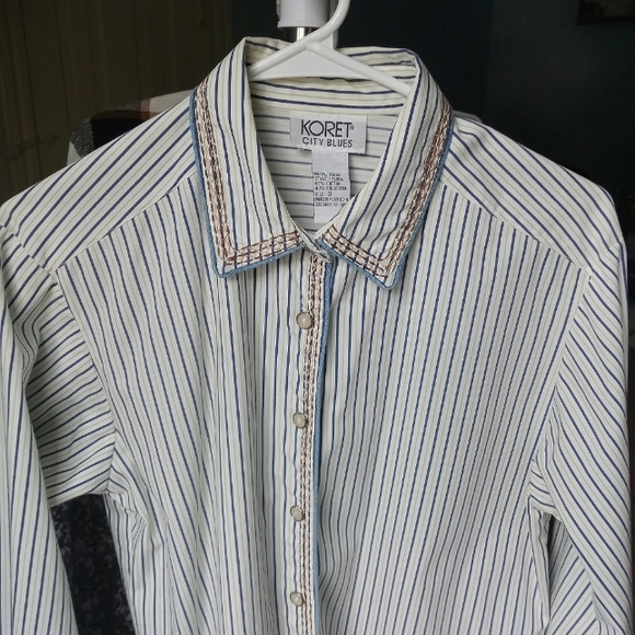 Embroidered Button Down - Picture 3 of 6